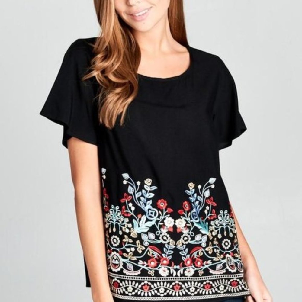 New Embroidered Short Sleeve Top